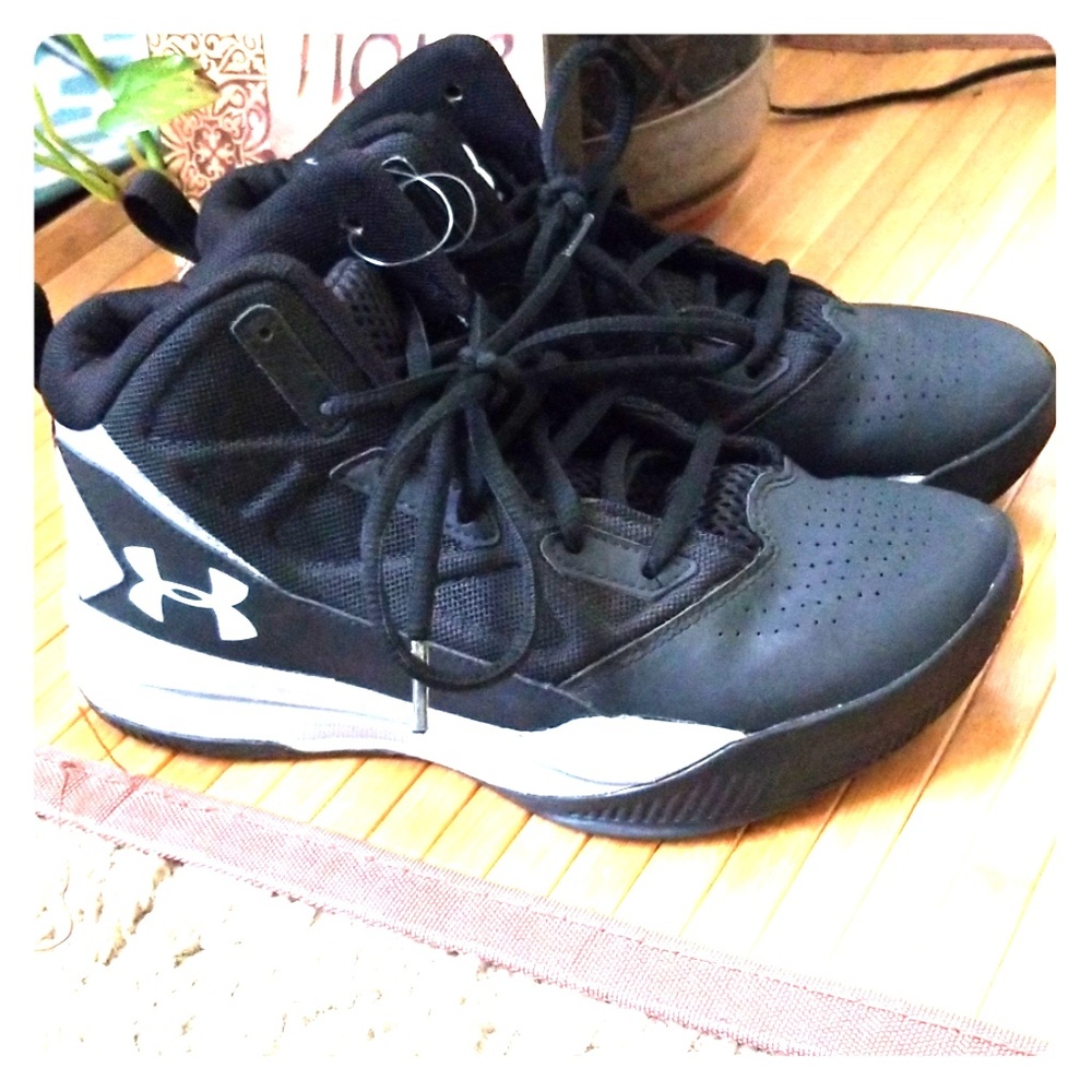 Under Armour Boy Athletic Shoes